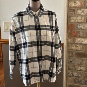 American Eagle Outfitters Black and White Plaid Button-Down Shirt